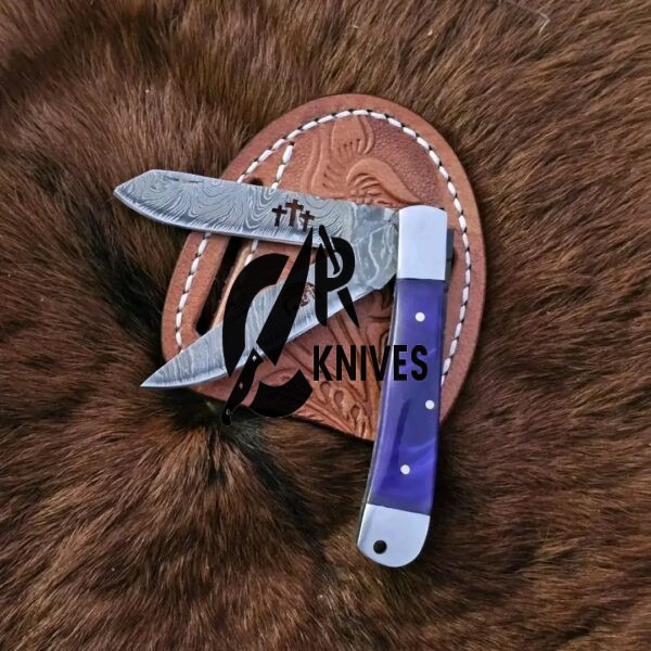 Custom Colored Epoxy Resin Handle Trapper Knife